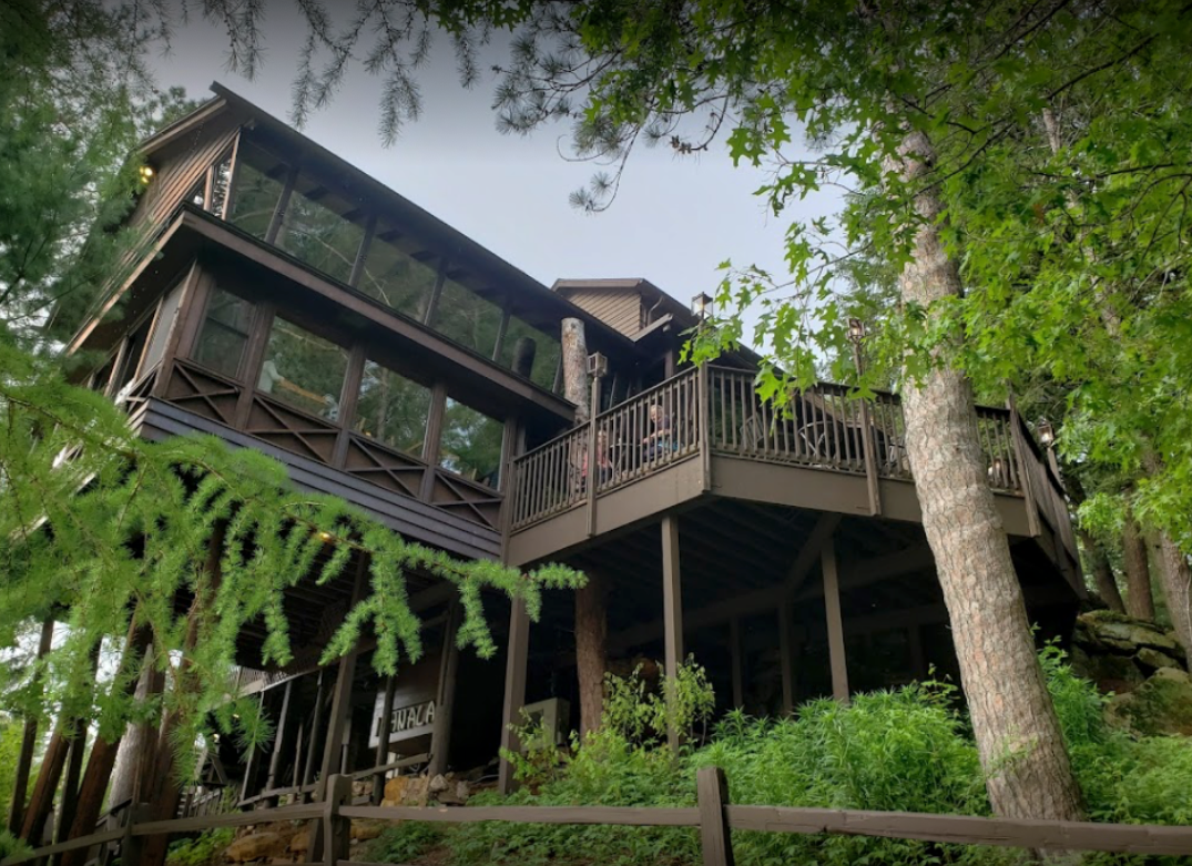 Ishnala Supper Club in Lake Delton, Wisconsin