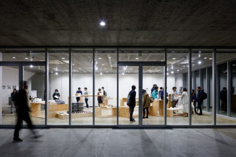 伊藤友紀、植村遥、魚谷剛紀、長谷川欣則、細海拓也による建築展「空気 ...