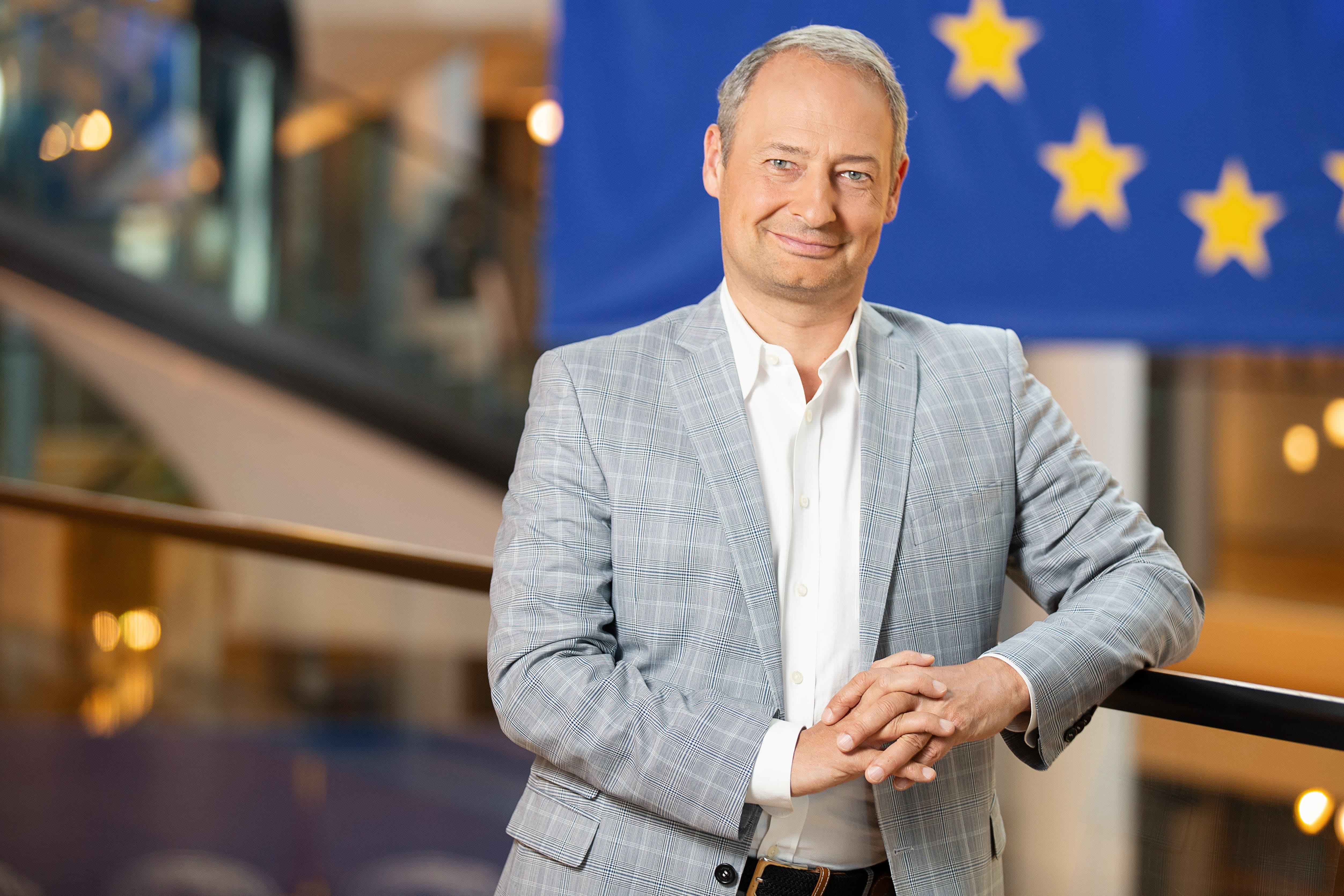 [EWB Interview] Schieder: President Macron should come to his senses